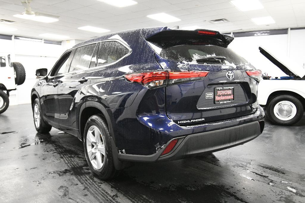 used 2022 Toyota Highlander car, priced at $31,895