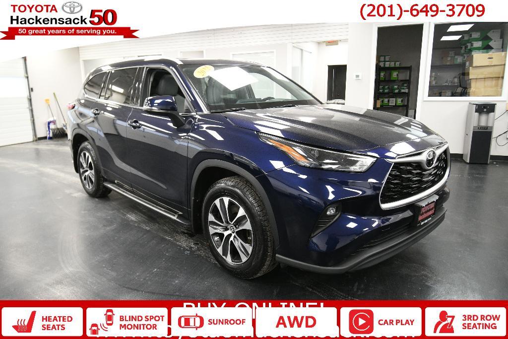 used 2022 Toyota Highlander car, priced at $35,991