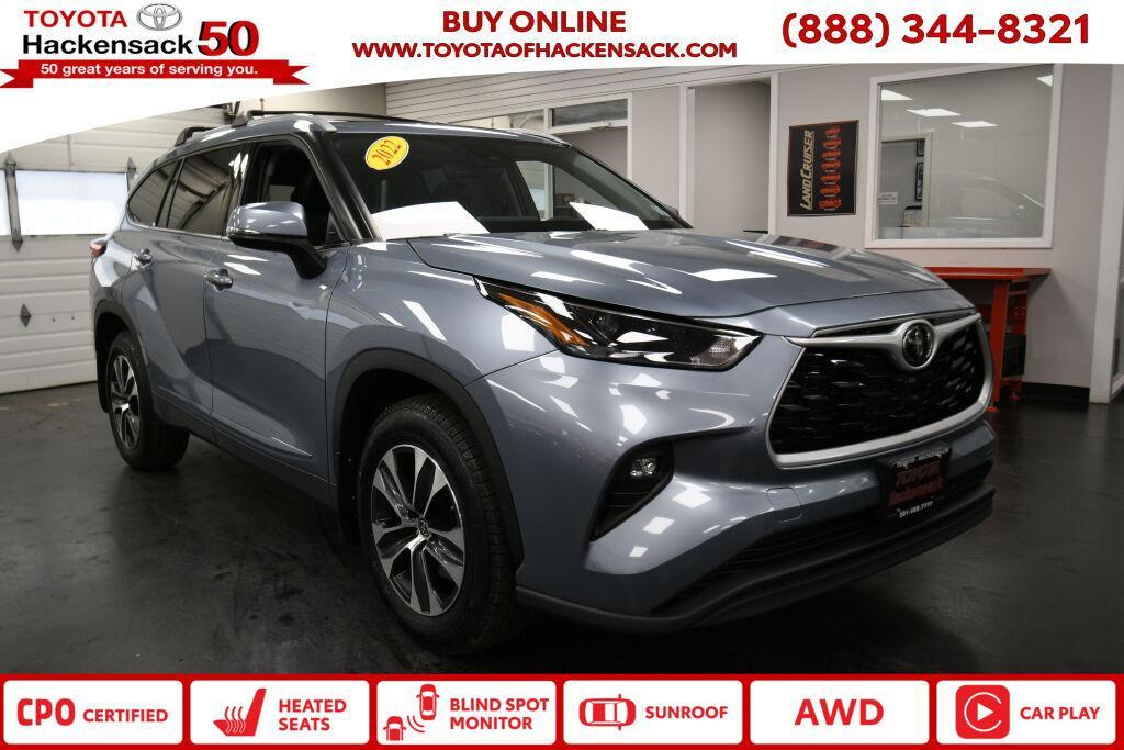 used 2022 Toyota Highlander car, priced at $38,991