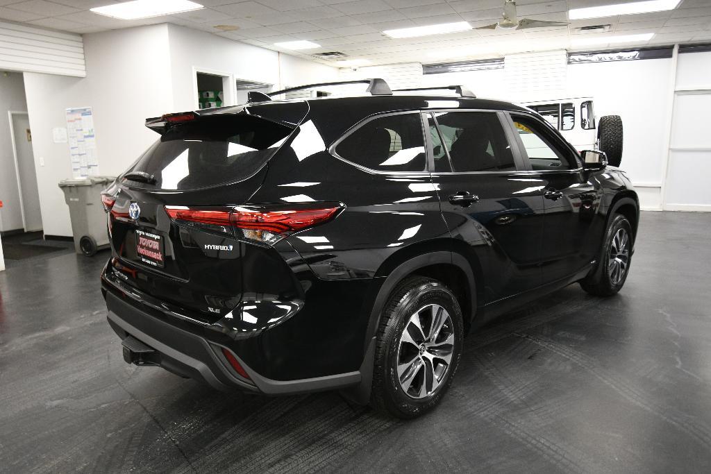 used 2023 Toyota Highlander Hybrid car, priced at $43,995