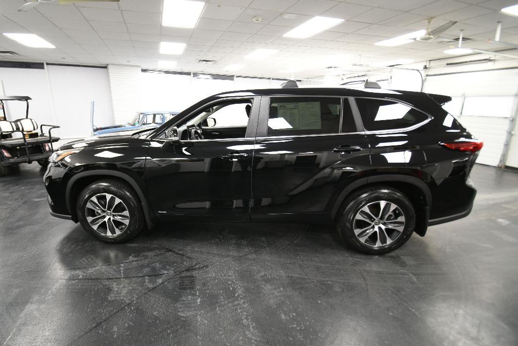 used 2023 Toyota Highlander Hybrid car, priced at $43,995