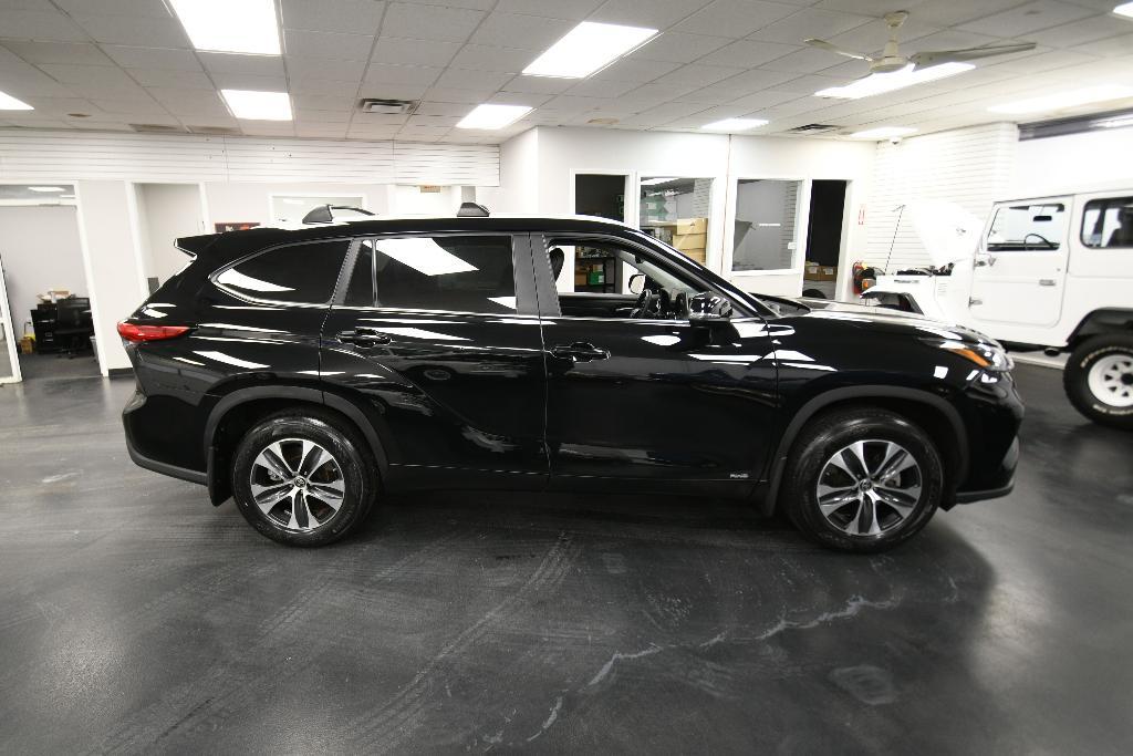 used 2023 Toyota Highlander Hybrid car, priced at $43,995