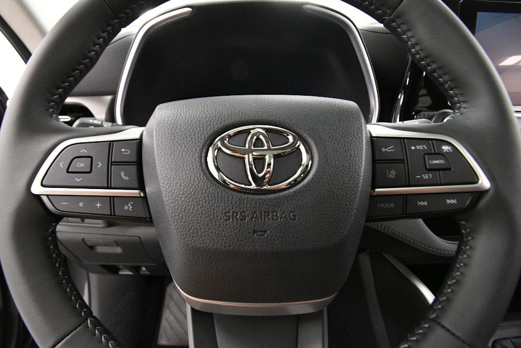 new 2023 Toyota Highlander car, priced at $49,108