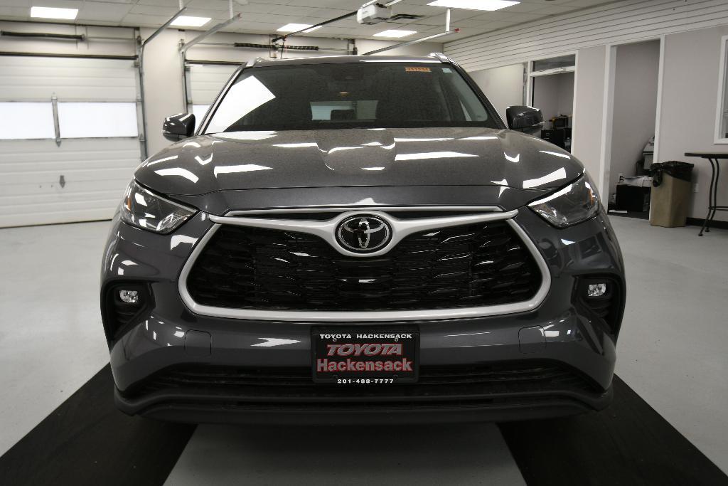 new 2023 Toyota Highlander car, priced at $49,108