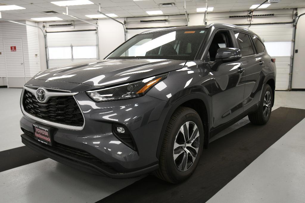 new 2023 Toyota Highlander car, priced at $49,108