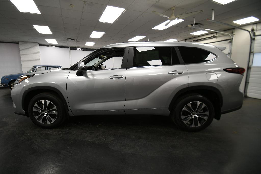 used 2024 Toyota Highlander car, priced at $43,491