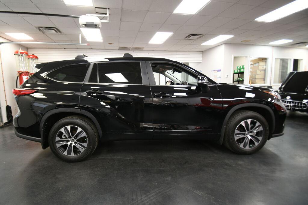 used 2023 Toyota Highlander car, priced at $36,995