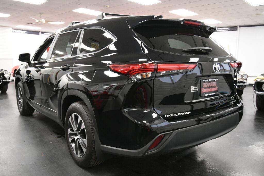 used 2023 Toyota Highlander car, priced at $36,995