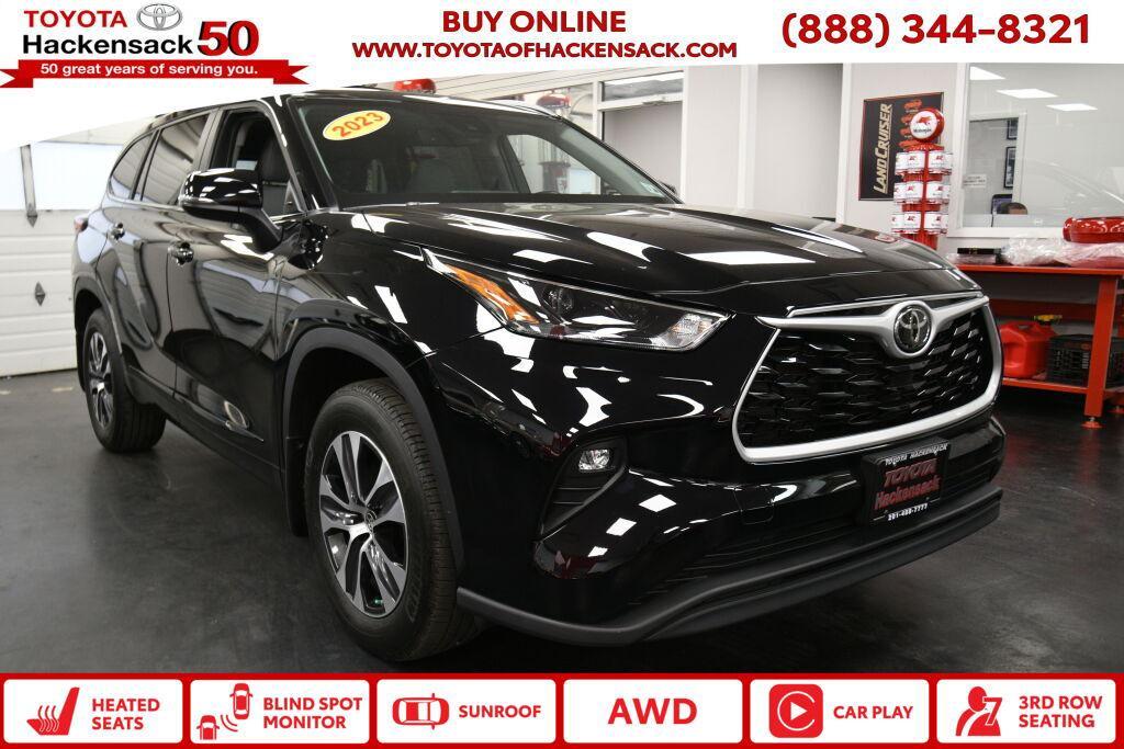 used 2023 Toyota Highlander car, priced at $36,995