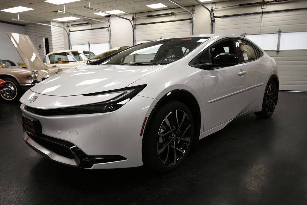 new 2026 Toyota Prius Plug-In Hybrid car, priced at $39,064