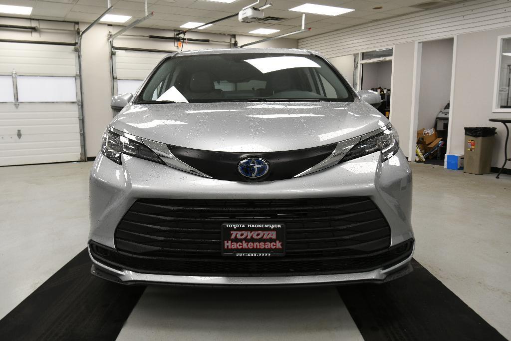 used 2023 Toyota Sienna car, priced at $43,995