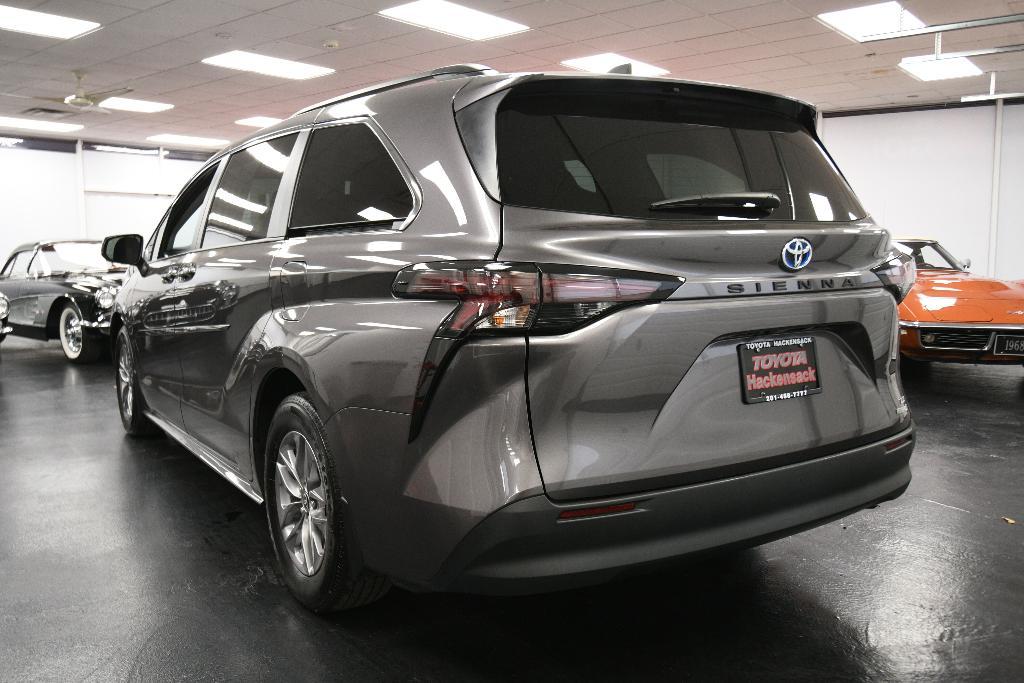 used 2023 Toyota Sienna car, priced at $41,400