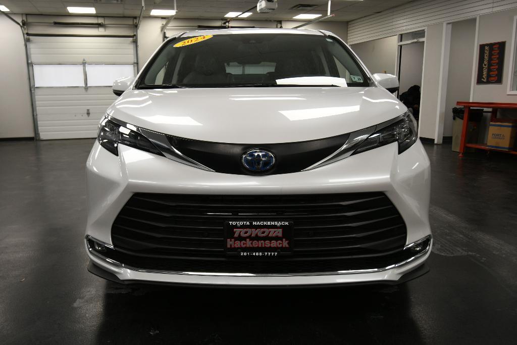 used 2024 Toyota Sienna car, priced at $51,570