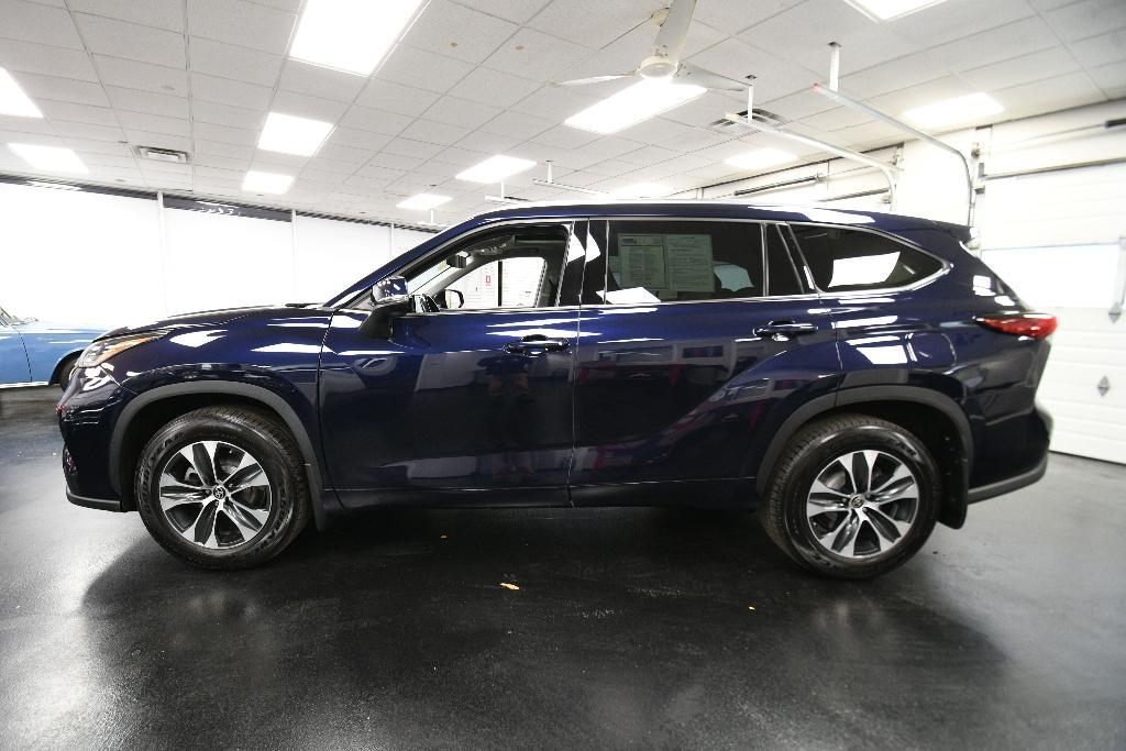 used 2021 Toyota Highlander car, priced at $33,990