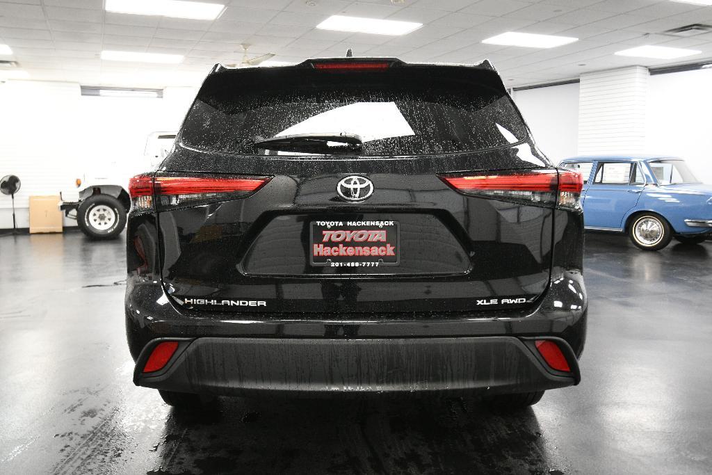 used 2023 Toyota Highlander car, priced at $40,491