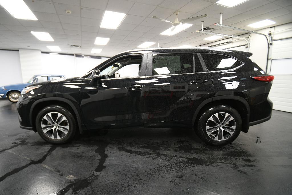 used 2023 Toyota Highlander car, priced at $40,491