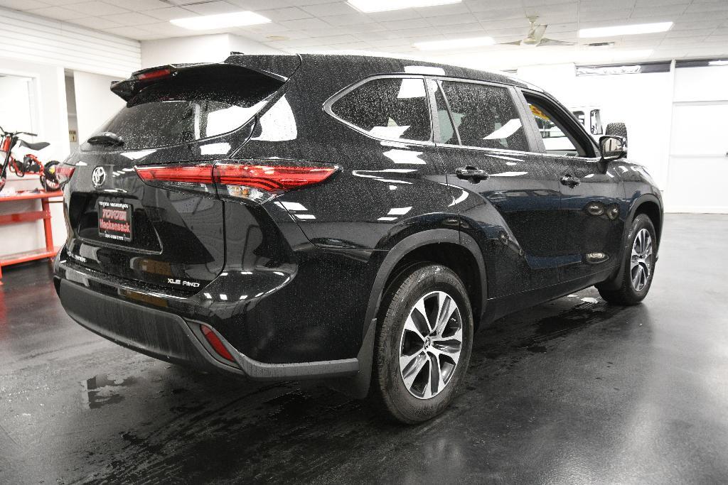 used 2023 Toyota Highlander car, priced at $40,491