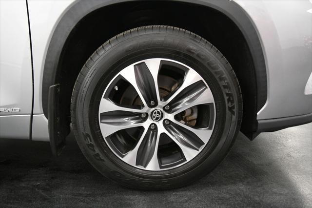 used 2020 Toyota Highlander Hybrid car, priced at $33,491