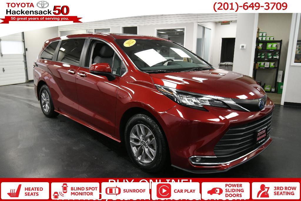 used 2022 Toyota Sienna car, priced at $39,700