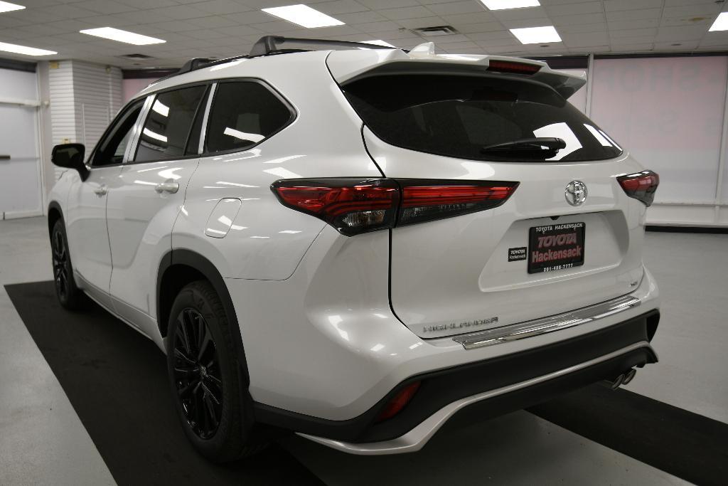 new 2023 Toyota Highlander car, priced at $50,026