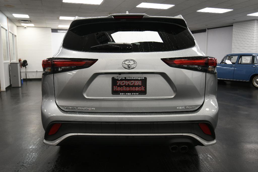 used 2024 Toyota Highlander car, priced at $44,700