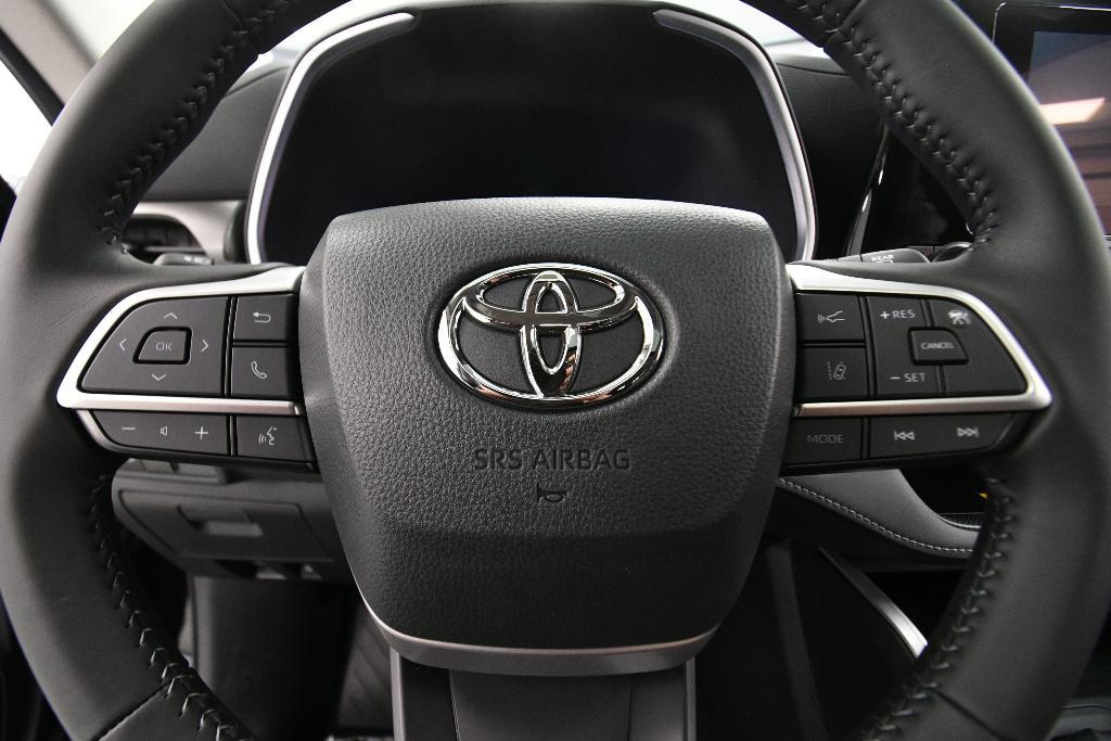 new 2024 Toyota Highlander car, priced at $46,768
