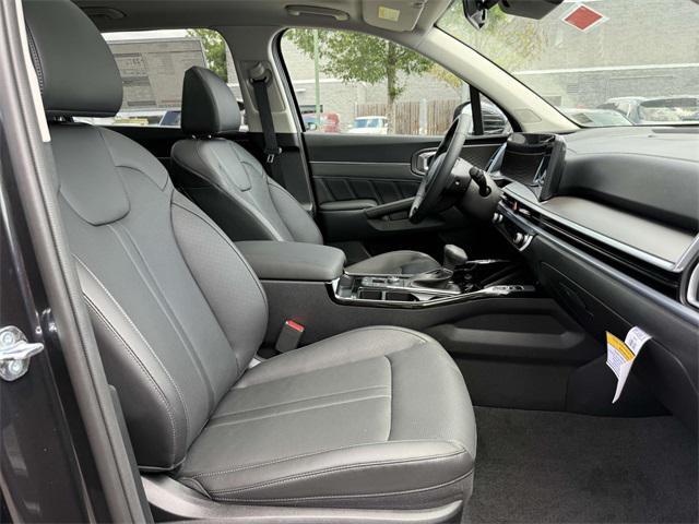new 2025 Kia Sorento car, priced at $41,275