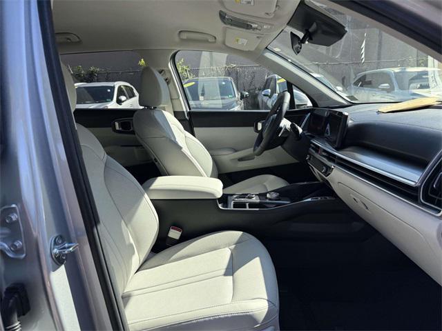 new 2025 Kia Sorento Hybrid car, priced at $37,130