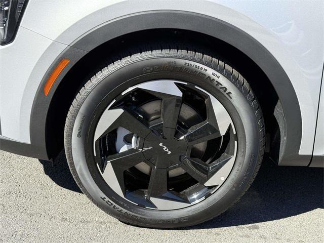 new 2025 Kia Sorento Hybrid car, priced at $37,130