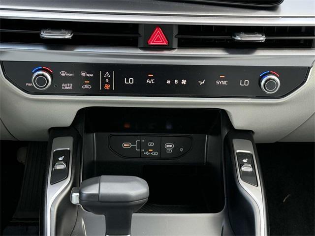 new 2025 Kia Sorento car, priced at $36,685