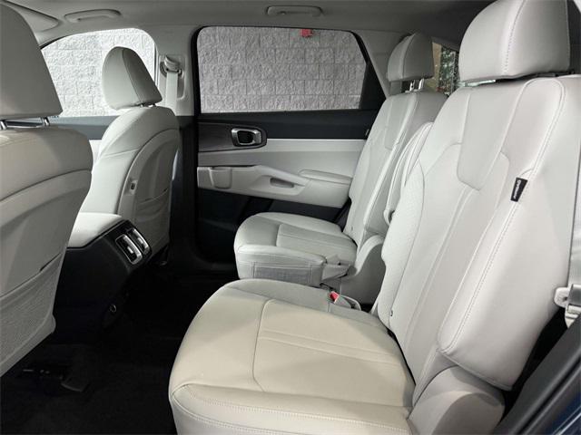 new 2025 Kia Sorento car, priced at $41,865