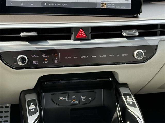 new 2025 Kia Sorento Hybrid car, priced at $44,100