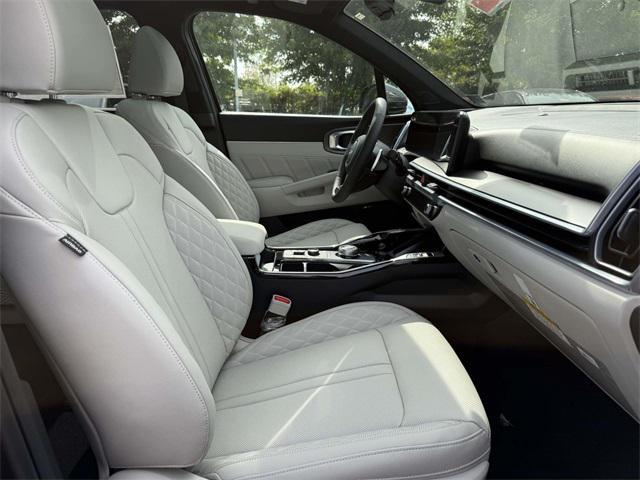 new 2025 Kia Sorento Hybrid car, priced at $44,100