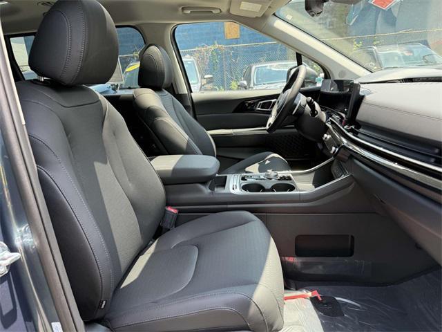 new 2026 Kia Carnival Hybrid car, priced at $52,574
