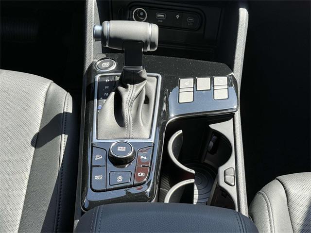new 2025 Kia Sportage car, priced at $33,305