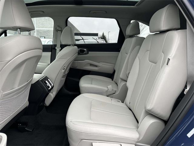 new 2025 Kia Sorento car, priced at $41,865