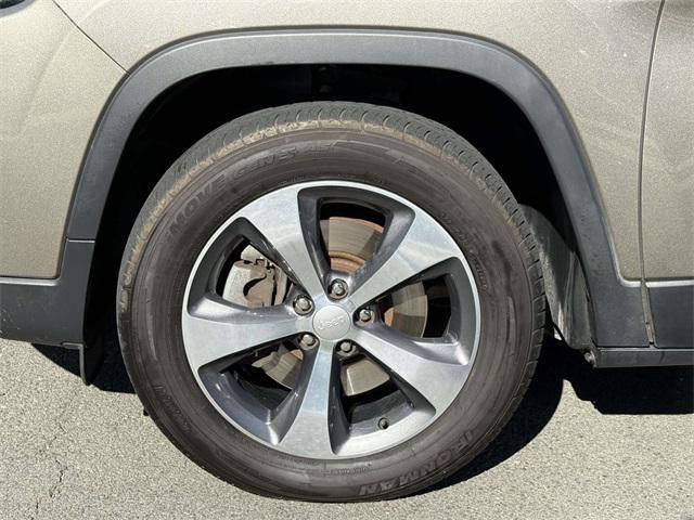 used 2019 Jeep Cherokee car, priced at $16,797