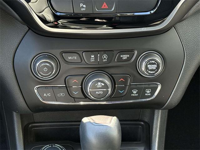 used 2019 Jeep Cherokee car, priced at $16,797
