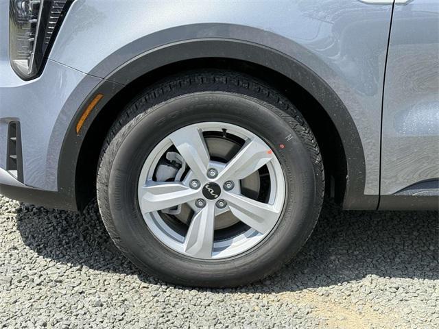 new 2025 Kia Sorento car, priced at $32,030