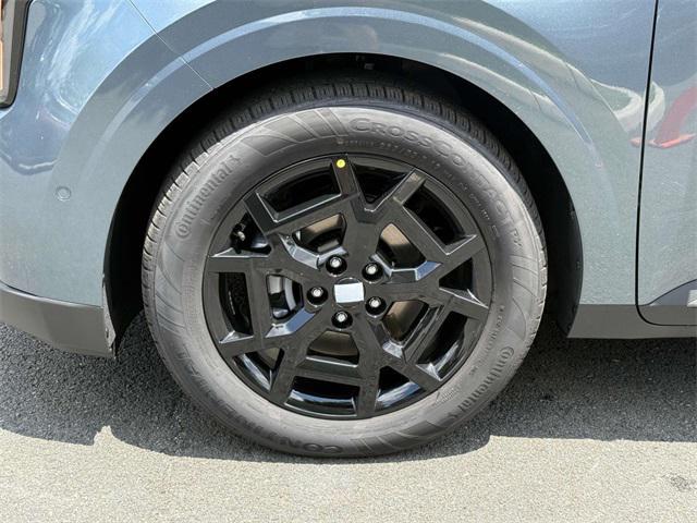 new 2026 Kia Carnival Hybrid car, priced at $53,913