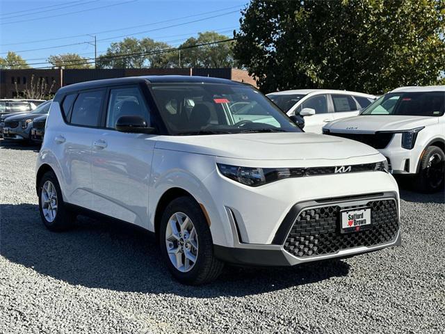 new 2025 Kia Soul car, priced at $20,726