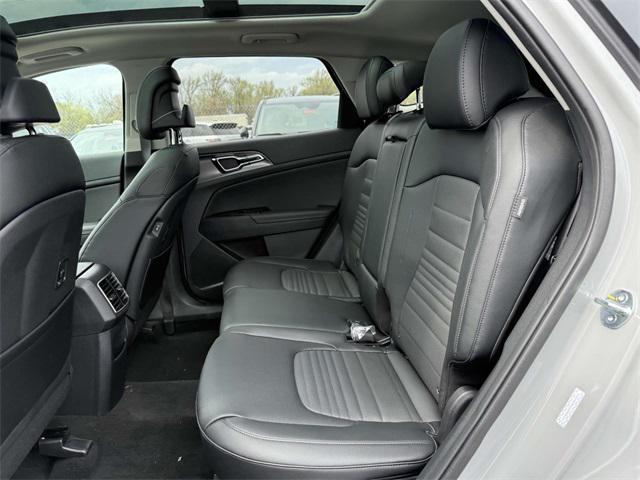 new 2025 Kia Sportage car, priced at $38,069