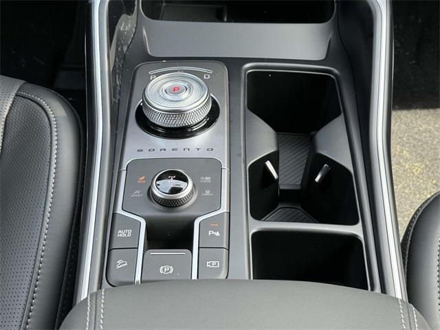 new 2025 Kia Sorento Hybrid car, priced at $40,105