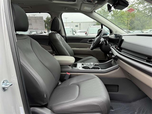 new 2026 Kia Carnival Hybrid car, priced at $47,274