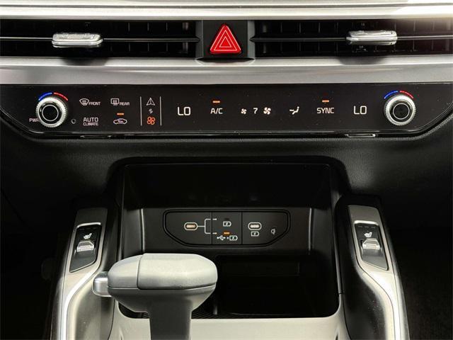 new 2025 Kia Sorento car, priced at $38,350