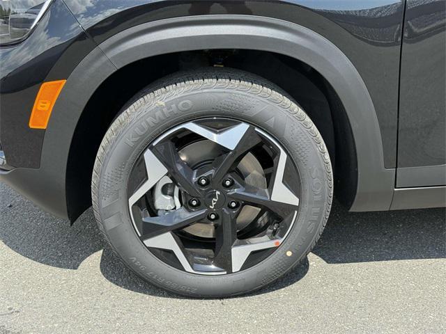 new 2025 Kia Seltos car, priced at $27,335