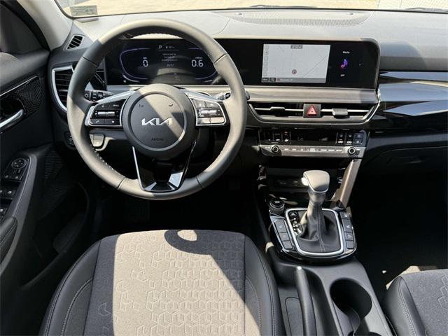 new 2025 Kia Seltos car, priced at $27,335