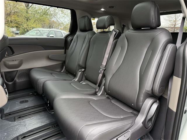 new 2026 Kia Carnival Hybrid car, priced at $46,375