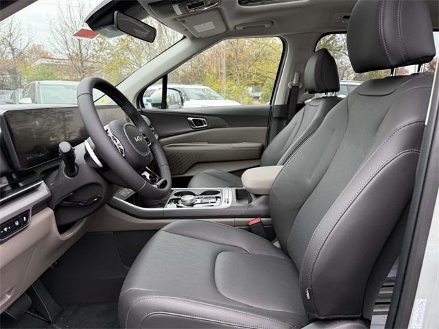 new 2026 Kia Carnival Hybrid car, priced at $46,375