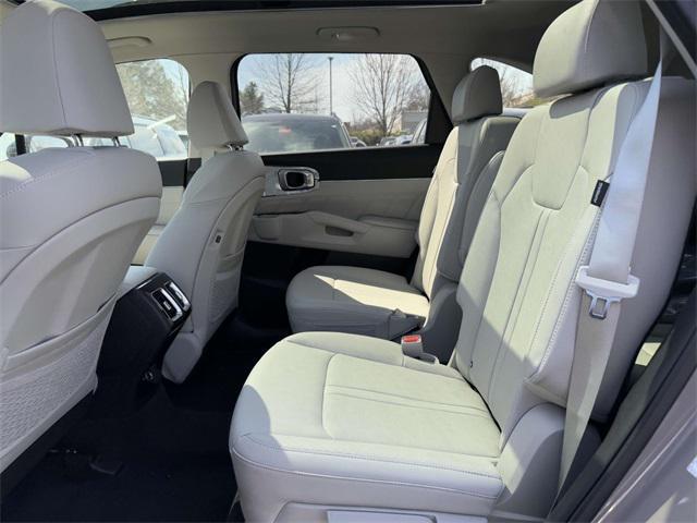 new 2025 Kia Sorento car, priced at $42,915